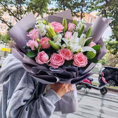 酒泉11朵戴安娜粉玫瑰百合，与你一起追逐梦想
